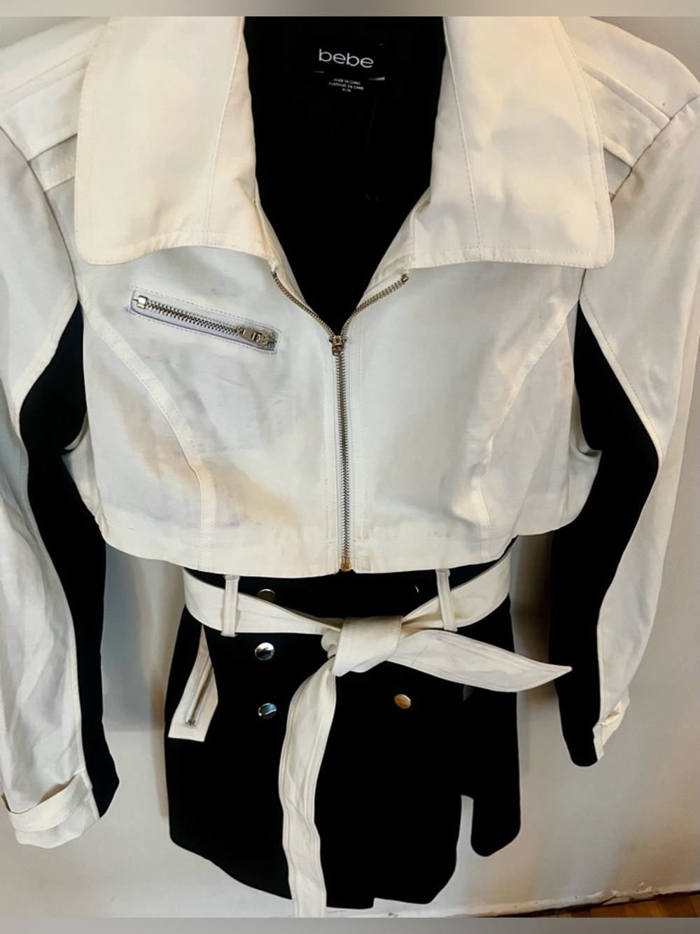 NEW bebe Tailored scuba trench Dress w/contrast shell Jacket Sz Med